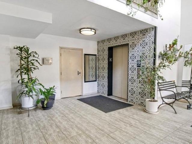 Room for rent in Long Beach Room for rent in Long Beach