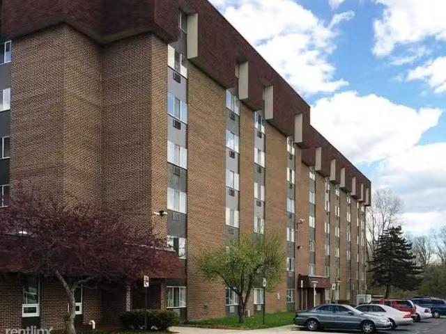 Condo for sale in Pontiac