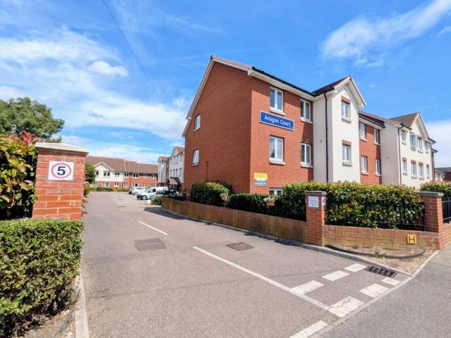 Apartment for rent in Chelmondiston, Suffolk
