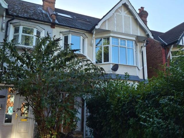 Apartment for rent in Streatham Park, Greater London