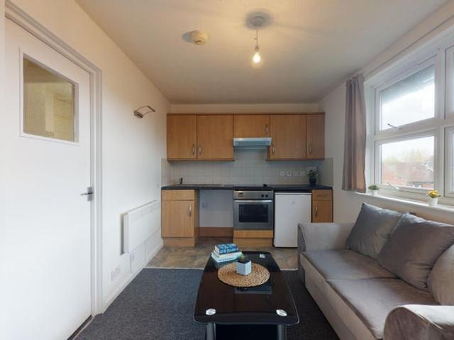 Apartment for rent in West Kensington, Greater London