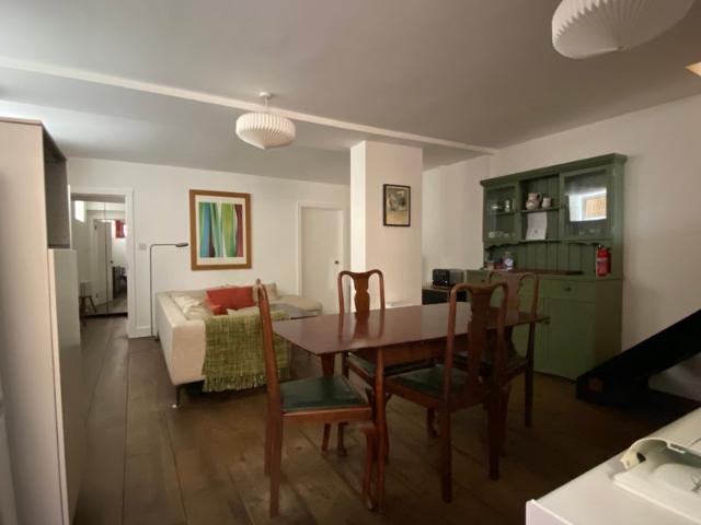 Apartment for rent in Brondesbury, Greater London