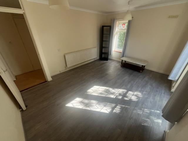 Apartment for rent in London Borough of Ealing, Greenford