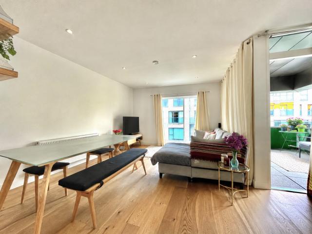 Apartment for rent in East Greenwich, Greater London