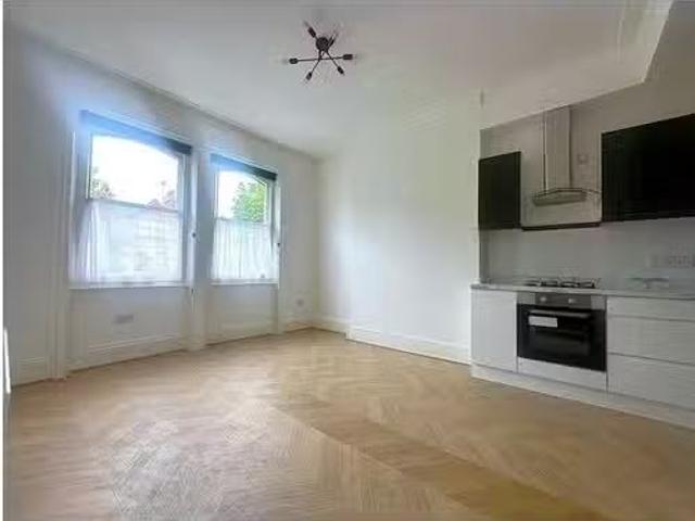 Apartment for rent in Brondesbury