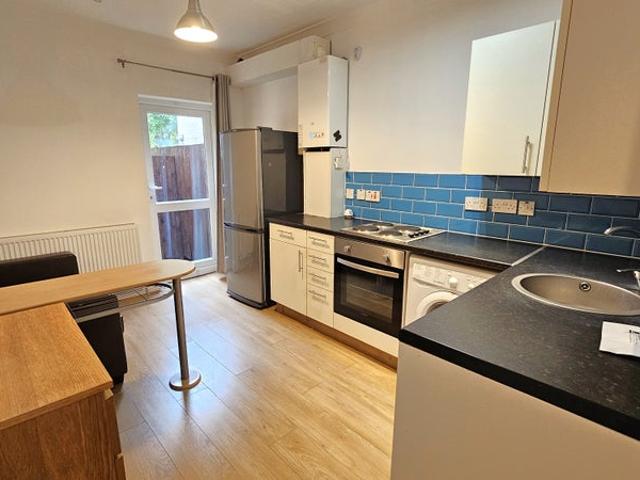 Apartment for rent in Dollis Hill, Greater London