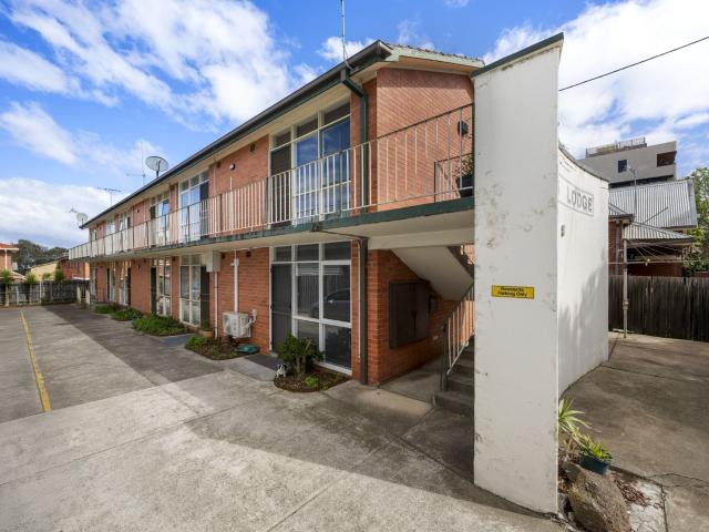 Apartment for rent in Thornbury, Melbourne