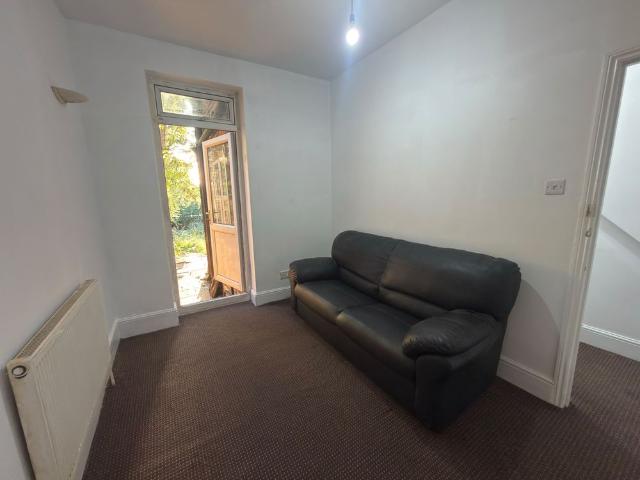 Room for rent in Seven Kings, Greater London