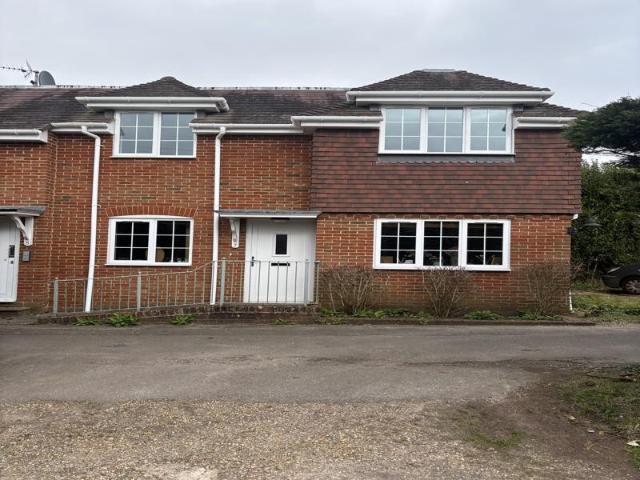 Apartment for rent in Fole, Surrey