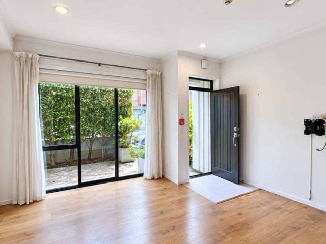 Apartment for rent in Hobsonville Point, Upper Harbour