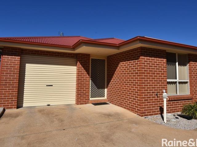 Villa for rent in Bowen, Orange