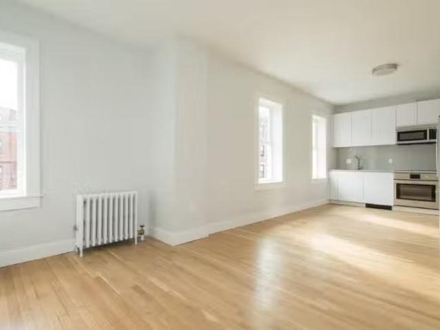 Condo for sale in Brighton
