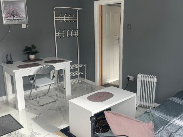 Studio for rent in Staines, Surrey