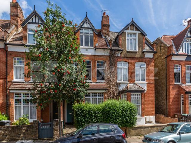 Apartment for rent in Hornsey, Greater London
