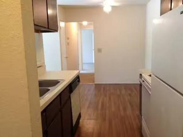 Condo for rent in Flint