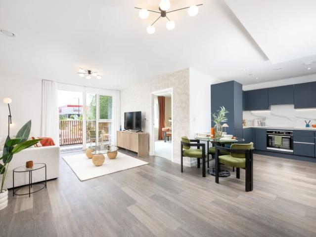Flat for sale in London Borough of Ealing, Park Royal