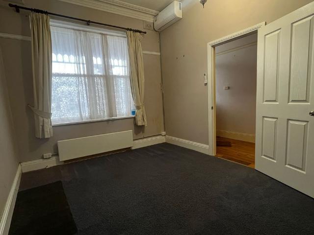 Apartment for rent in Alma, Victoria