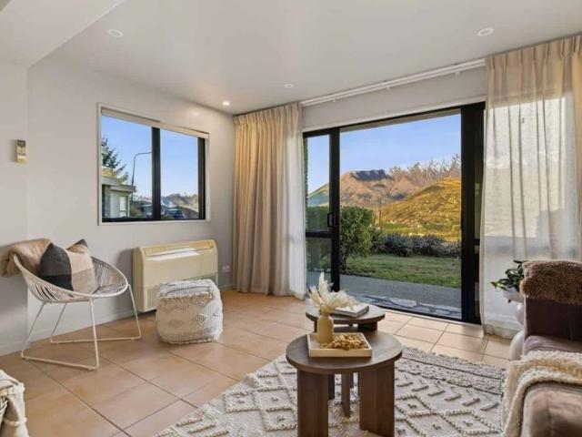 Apartment for rent in Goldfield Heights, Queenstown