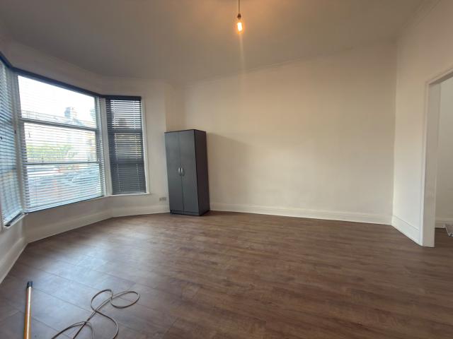 Apartment for rent in Loxford, Greater London