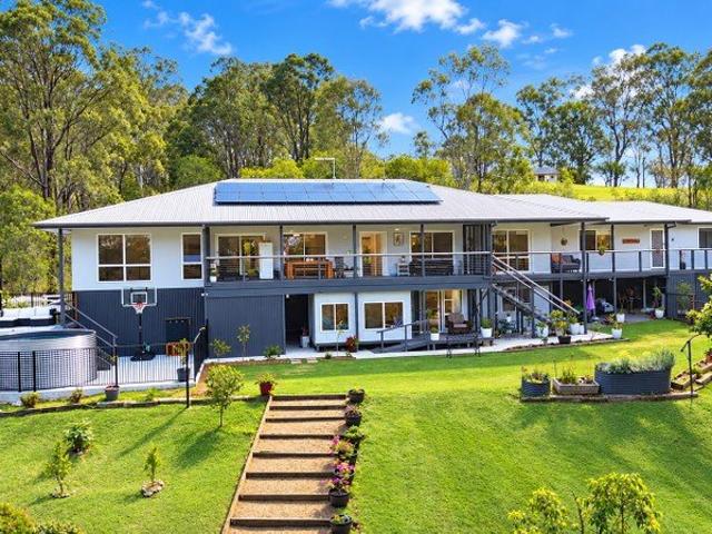 House for sale in Kooralbyn