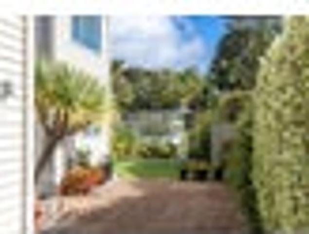 House for sale in Oneroa, Waiheke