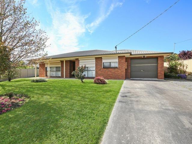 House for sale in Elliminyt, Victoria
