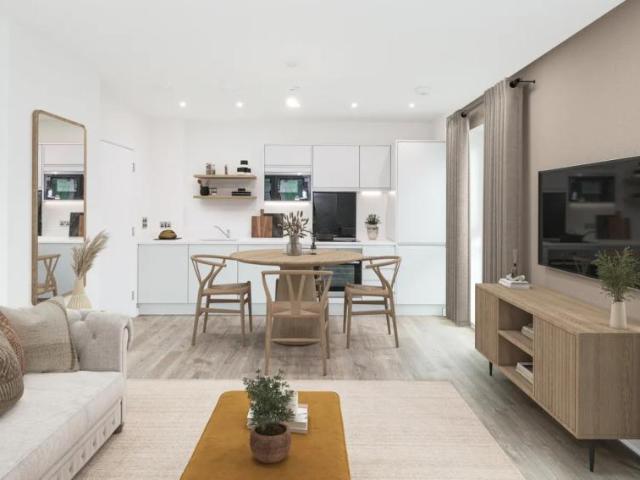 Apartment for sale in Seven Kings, Greater London