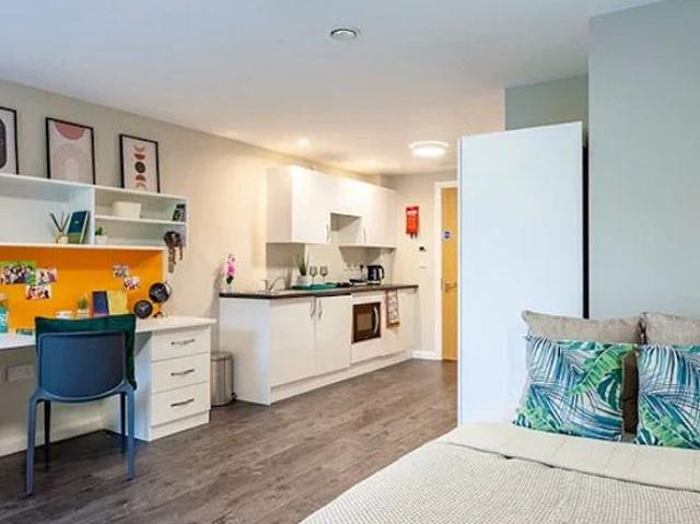 Studio for rent in Islington, Calderstones