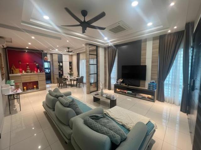 Terraced House for sale in Malaka