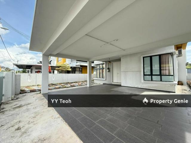 Bungalow for sale in Malaka