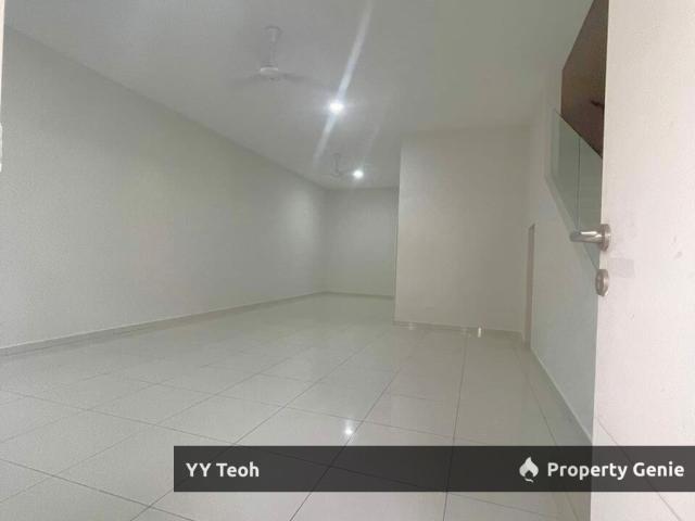 Terraced House for sale in Malaka
