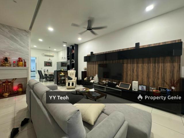 Terraced House for sale in Malaka
