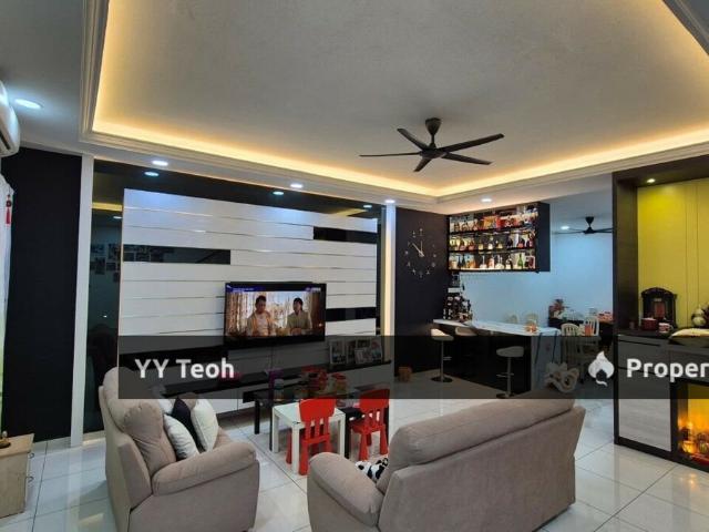Terraced House for sale in Malaka