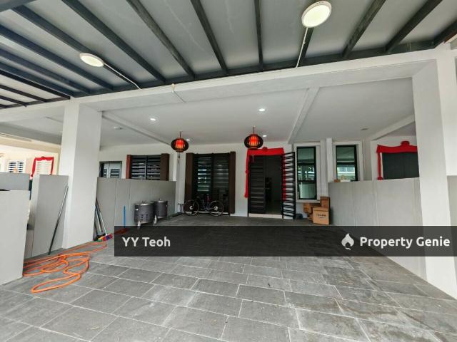 Terraced House for sale in Malaka