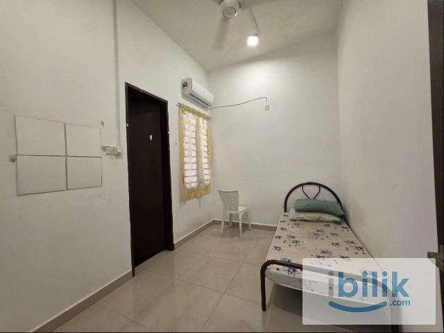 Room for rent in Petaling, Alam Impian