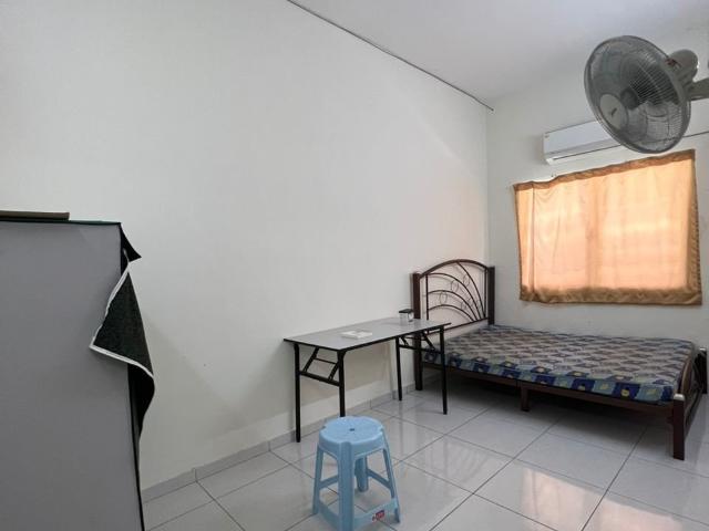 Room for rent in Jenjarom, Selangor