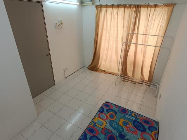 Room for rent in Petaling, Alam Impian