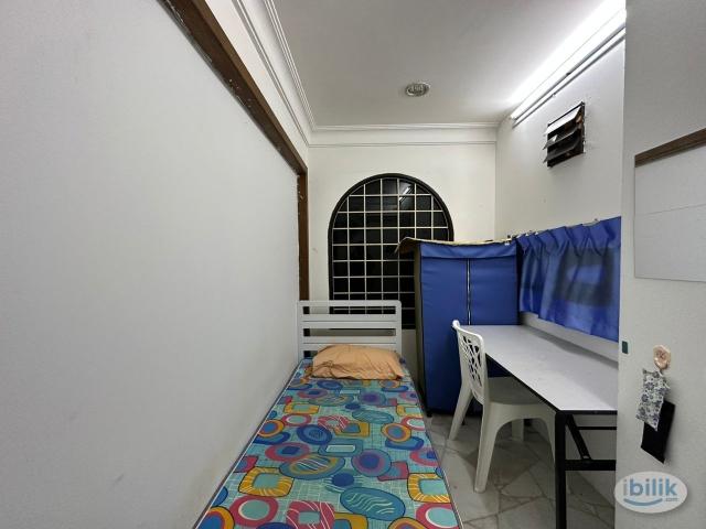 Room for rent in Taman Bangsar, Kuala Lumpur