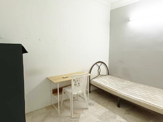 Room for rent in Petaling, Damansara Damai