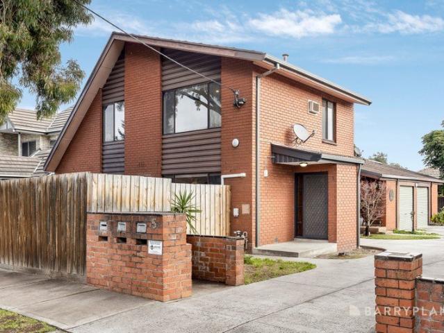 Townhouse for sale in Camerons Creek, Victoria