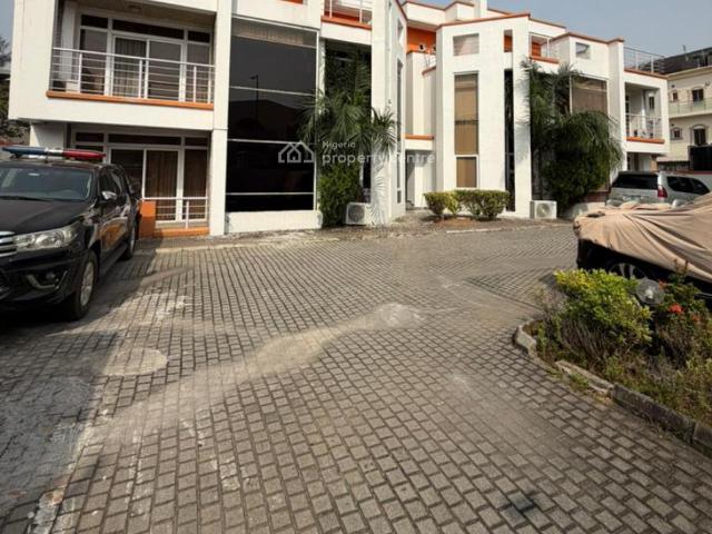 Flat for rent in Eti Osa, Lagos