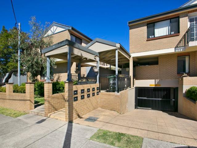 Townhouse for rent in Silverwater, Sydney