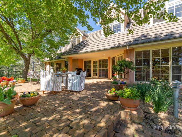 Cottage for sale in Abington, New South Wales