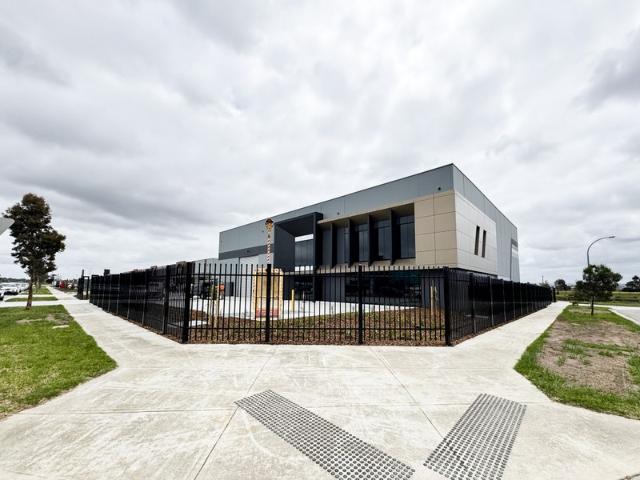 Warehouse for rent in Element Park, Melbourne