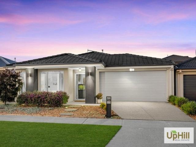 House for sale in Clyde, Victoria