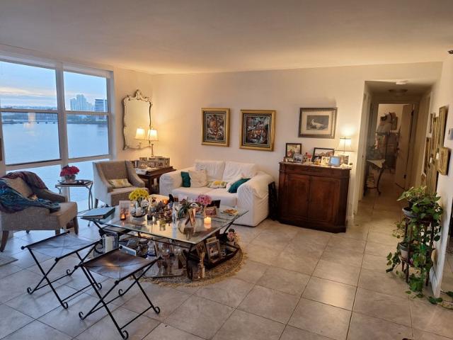Room for rent in Florida