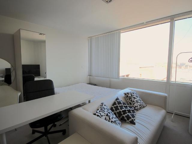 Studio for rent in Waterfront, Calderstones