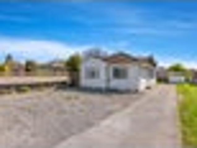 House for sale in Chaslands, Canterbury
