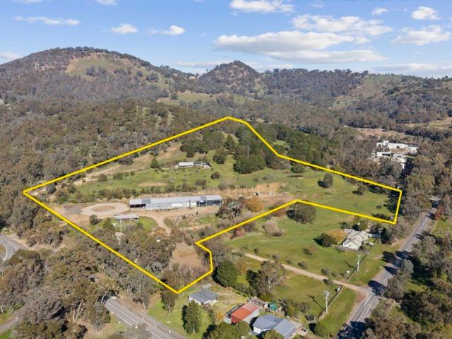 House for sale in Victoria