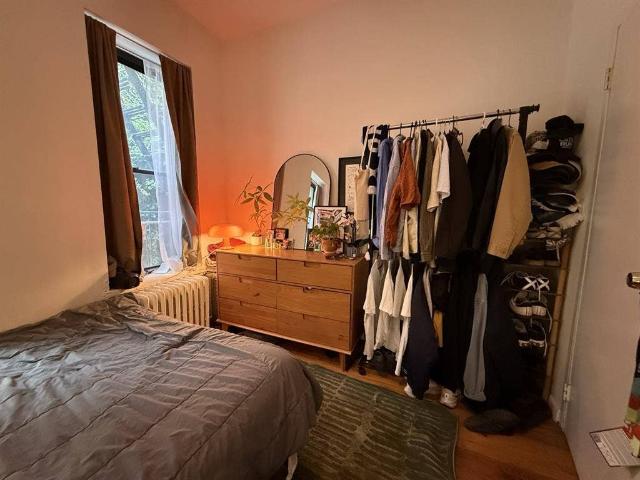Room for rent in Arverne, New York